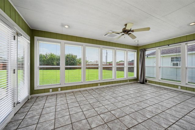 2502 Evelyn Road, Whitesboro, TX 76273