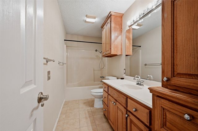 2502 Evelyn Road, Whitesboro, TX 76273