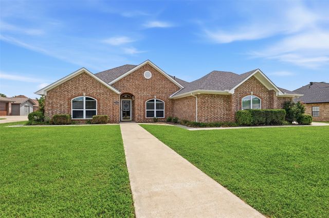 2502 Evelyn Road, Whitesboro, TX 76273