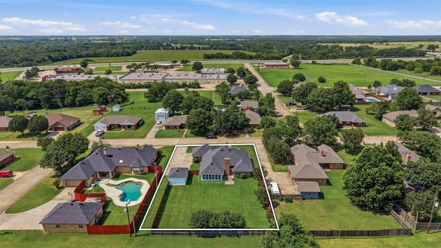 2502 Evelyn Road, Whitesboro, TX 76273
