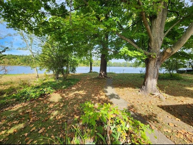 12212 Riverside Drive, White Pigeon, MI 49099