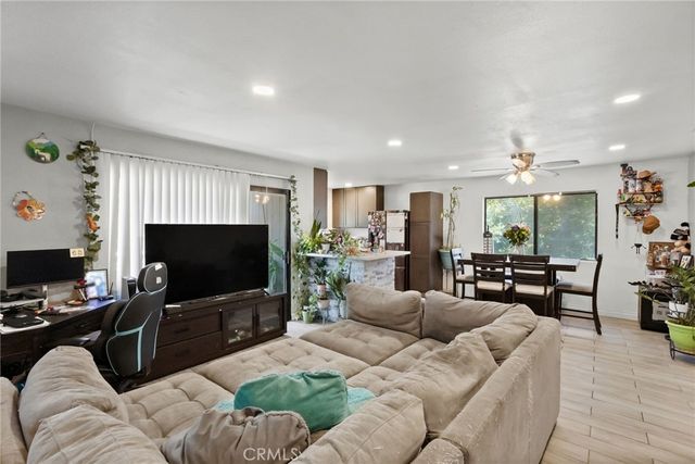 12454 Ralston 6, Sylmar, CA 91342