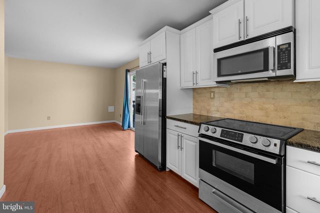 5 FOREST PARK TER, Monroe Township, NJ 08831