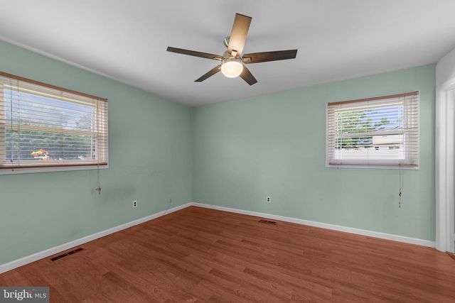 5 FOREST PARK TER, Monroe Township, NJ 08831