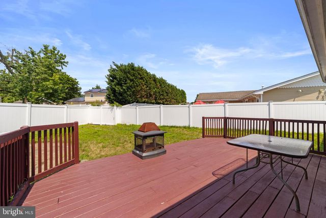 5 FOREST PARK TER, Monroe Township, NJ 08831