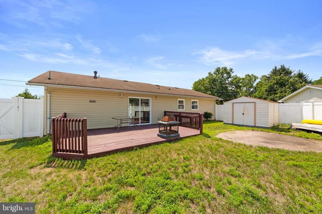 5 FOREST PARK TER, Monroe Township, NJ 08831