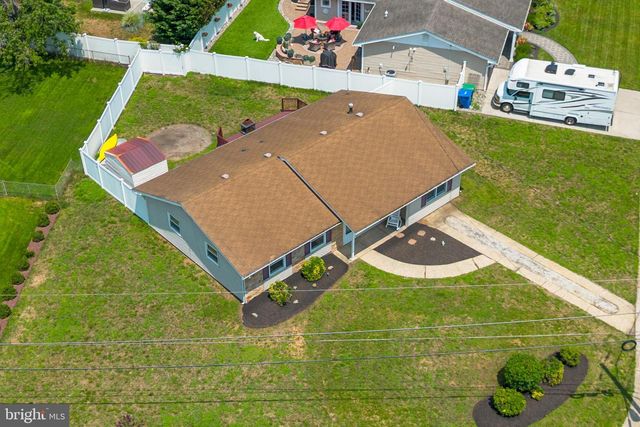 5 FOREST PARK TER, Monroe Township, NJ 08831