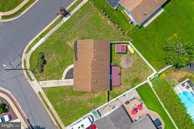 5 FOREST PARK TER, Monroe Township, NJ 08831