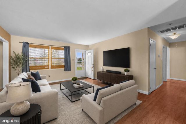 5 FOREST PARK TER, Monroe Township, NJ 08831