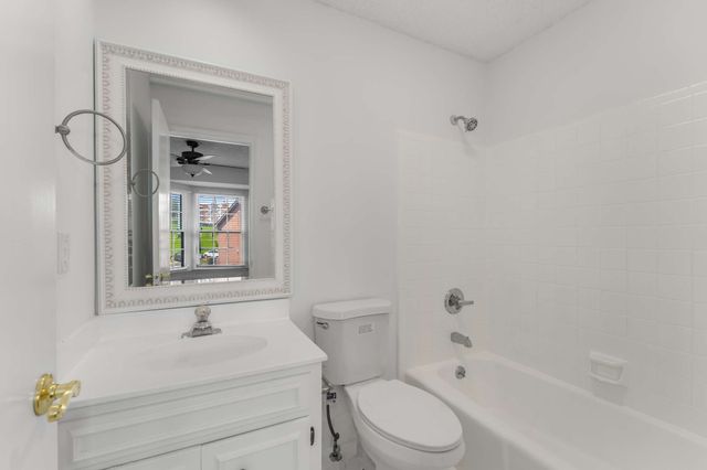 348 Hickory Pl, Nashville, TN 37214