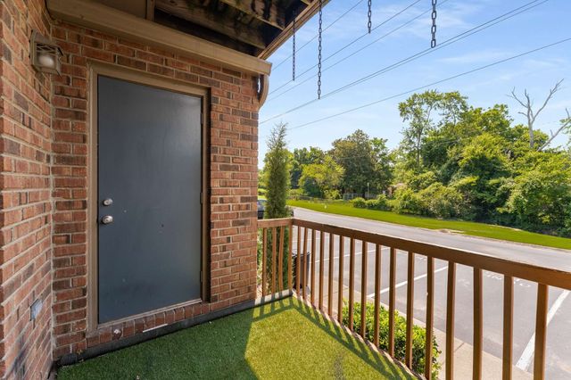 348 Hickory Pl, Nashville, TN 37214