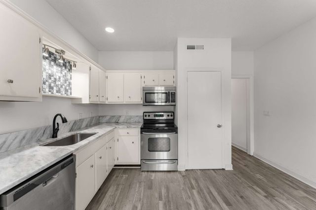 348 Hickory Pl, Nashville, TN 37214