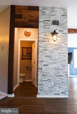 102 THOMAS LN, Newark, DE 19711