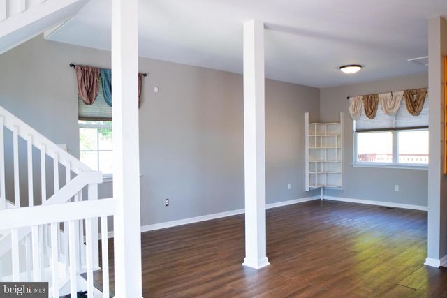 102 THOMAS LN, Newark, DE 19711