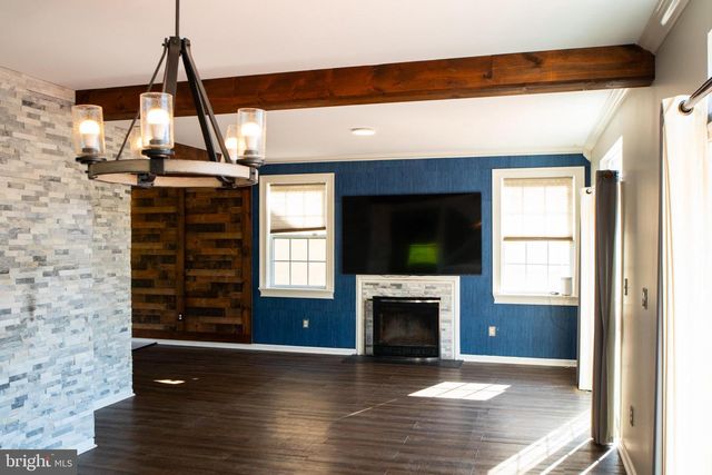102 THOMAS LN, Newark, DE 19711