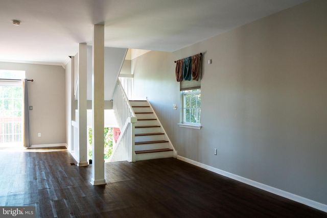 102 THOMAS LN, Newark, DE 19711