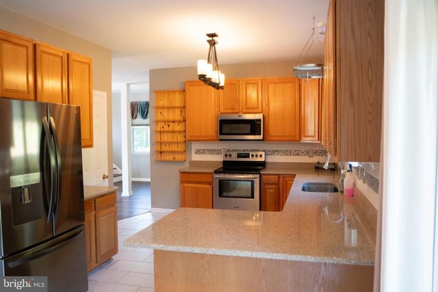 102 THOMAS LN, Newark, DE 19711