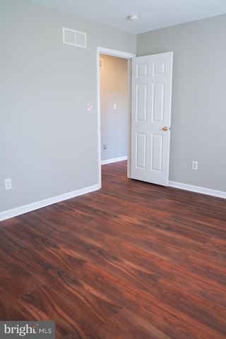 102 THOMAS LN, Newark, DE 19711