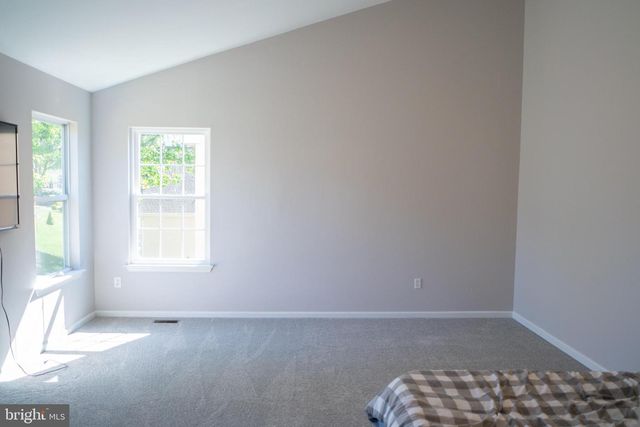 102 THOMAS LN, Newark, DE 19711