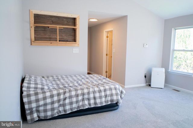 102 THOMAS LN, Newark, DE 19711