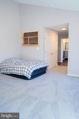 102 THOMAS LN, Newark, DE 19711
