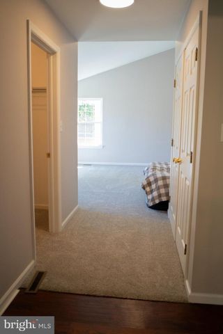 102 THOMAS LN, Newark, DE 19711