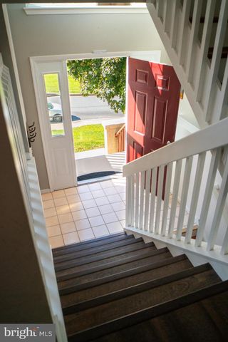 102 THOMAS LN, Newark, DE 19711