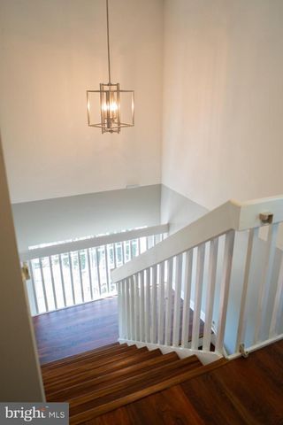 102 THOMAS LN, Newark, DE 19711