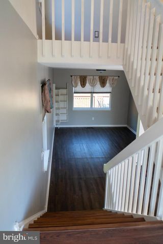 102 THOMAS LN, Newark, DE 19711