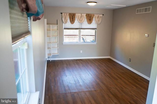 102 THOMAS LN, Newark, DE 19711