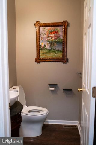 102 THOMAS LN, Newark, DE 19711