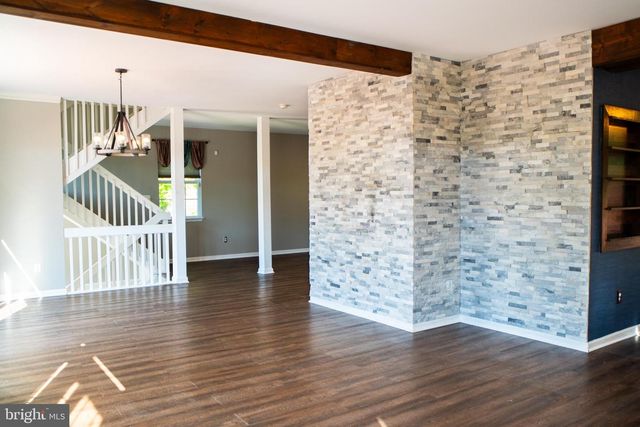 102 THOMAS LN, Newark, DE 19711