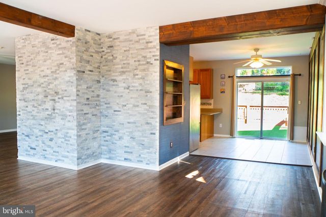 102 THOMAS LN, Newark, DE 19711