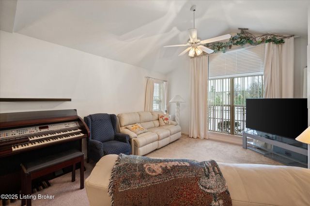 117 Hazelnut Ct, La Grange, KY 40031