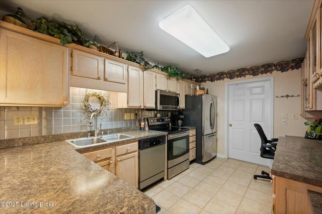 117 Hazelnut Ct, La Grange, KY 40031