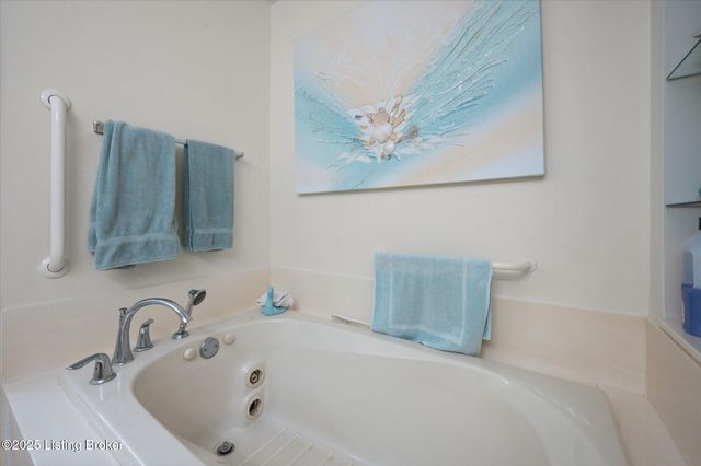 117 Hazelnut Ct, La Grange, KY 40031