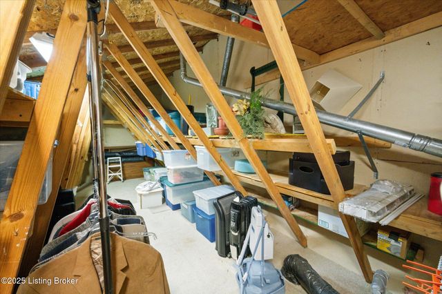 117 Hazelnut Ct, La Grange, KY 40031