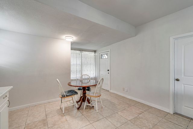 323 W University Avenue, Waxahachie, TX 75165