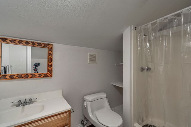 323 W University Avenue, Waxahachie, TX 75165