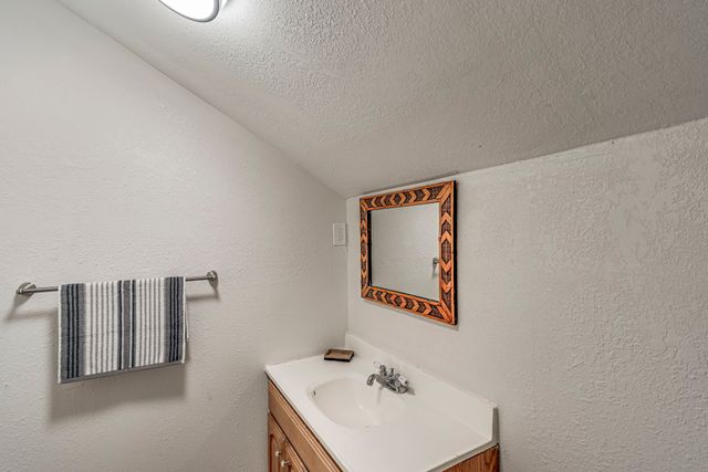 323 W University Avenue, Waxahachie, TX 75165