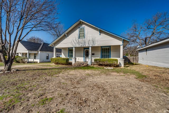 323 W University Avenue, Waxahachie, TX 75165