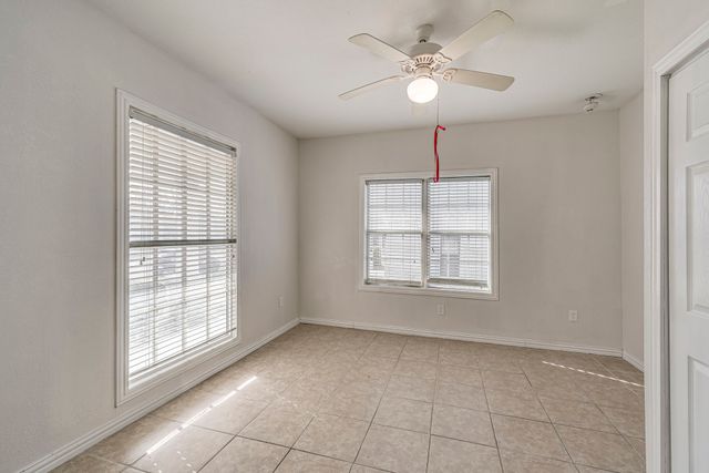 323 W University Avenue, Waxahachie, TX 75165