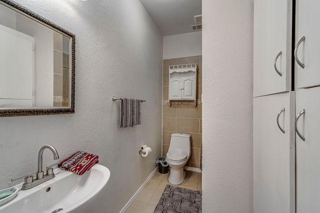 323 W University Avenue, Waxahachie, TX 75165