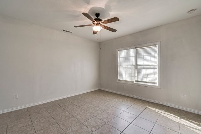 323 W University Avenue, Waxahachie, TX 75165