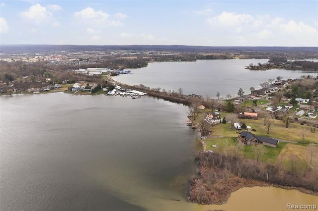 4336 Mccormick Drive, Linden, MI 48451