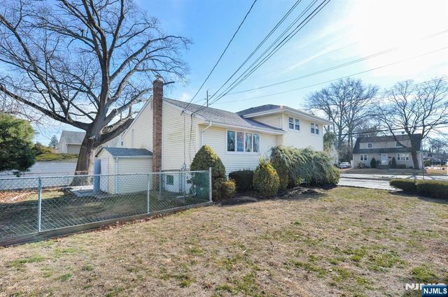 113 Woods Avenue, Bergenfield, NJ 07621