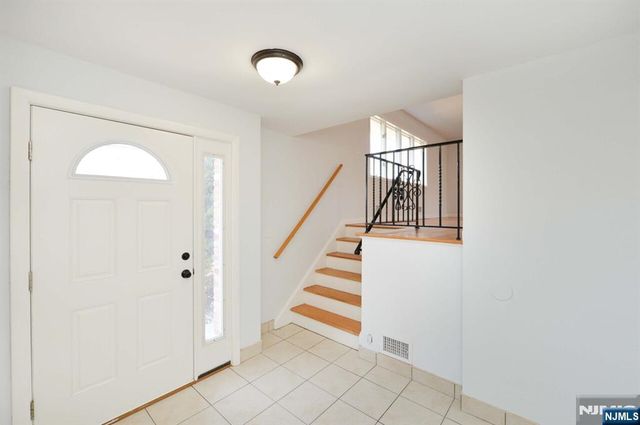 113 Woods Avenue, Bergenfield, NJ 07621