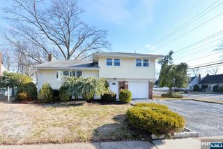 113 Woods Avenue, Bergenfield, NJ 07621