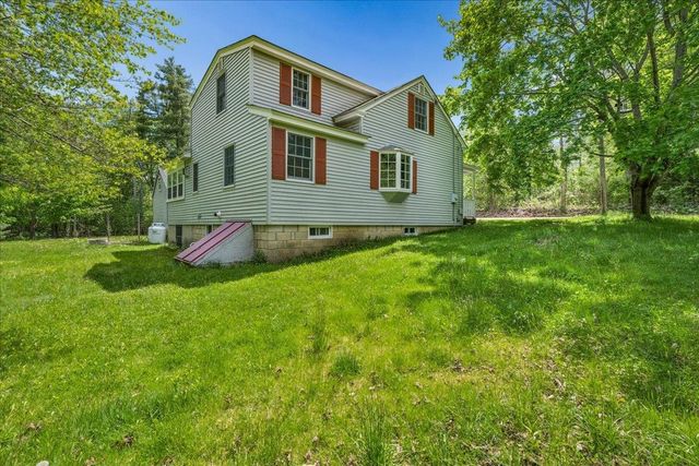 45 Old Center Road, Deerfield, NH 03037