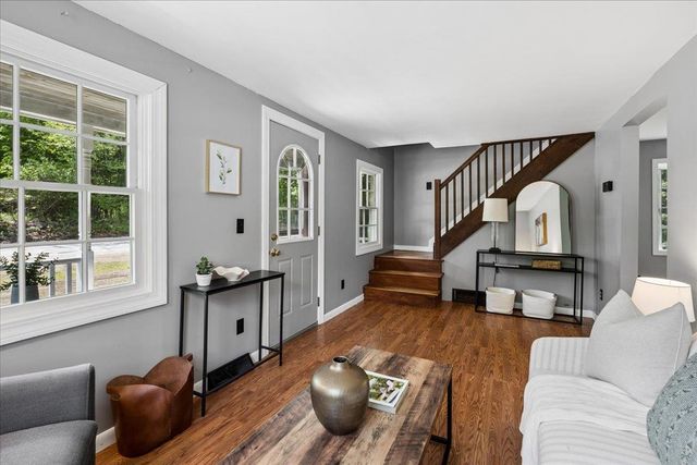 45 Old Center Road, Deerfield, NH 03037